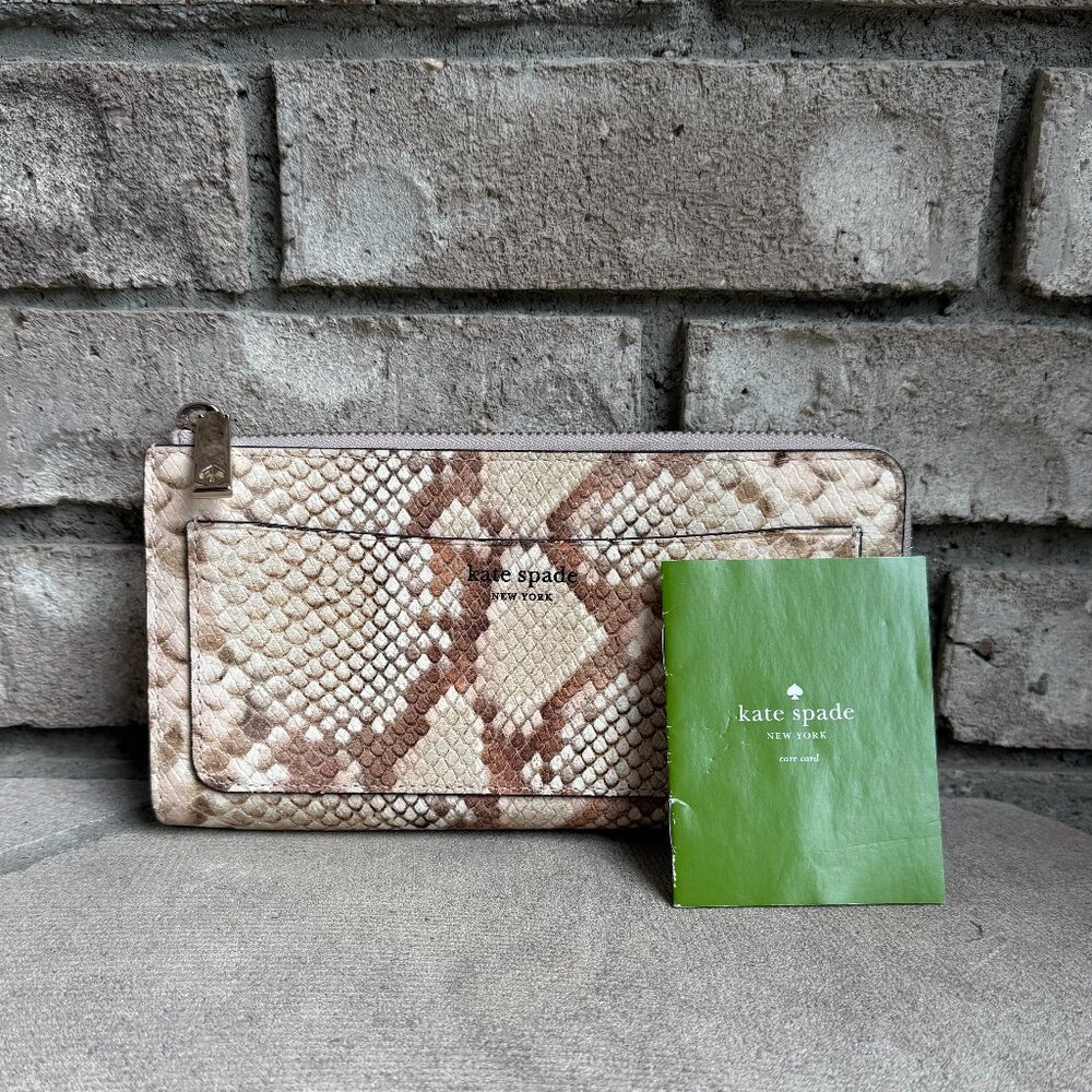 KATE SPADE LONG ZIP AROUND SNAKE EMBOSSED LEATHER WALLET CLUTCH BEIGE TAN